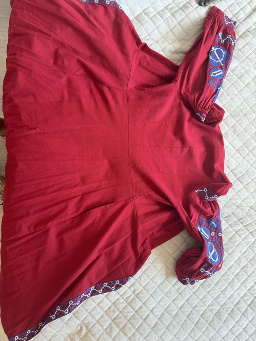 Продам вишиту сукню та вечірню