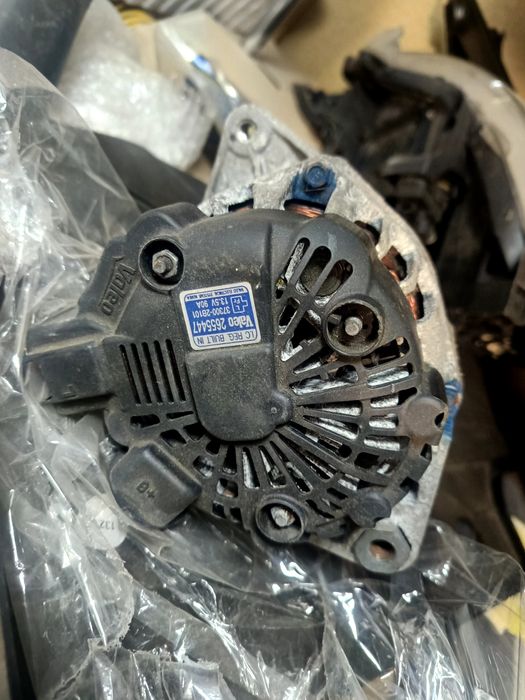Генератор бу 2655447 Valeo Hyundai Hyundai Elantra Hyundai i20 Hyundai