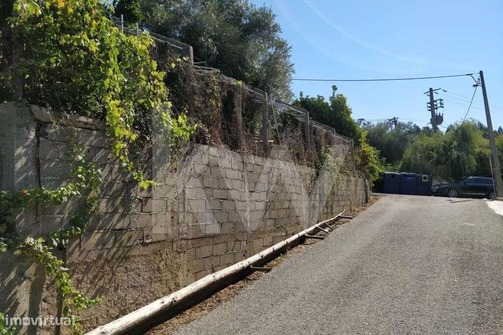 Terreno urbano para construção | 252m2 | entre Soure e Vila Nova de An