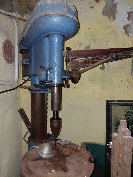 Máquina de prefurar