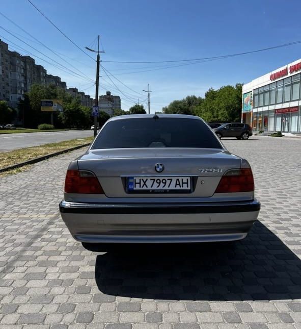 BMW E38 1999 2.8
