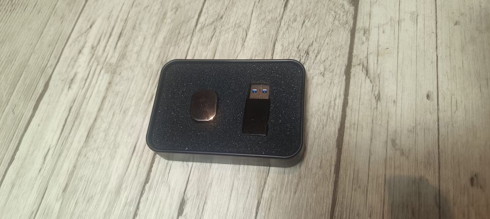 Pendrive o pojemności 32 GB z wtykiem USB-C.