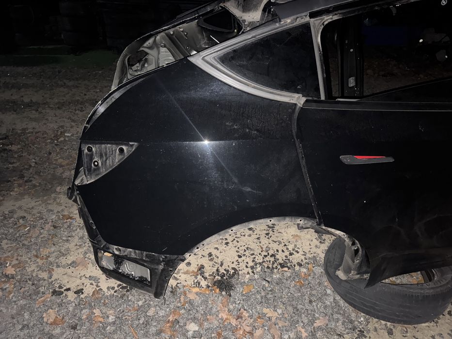 Четверть model Y