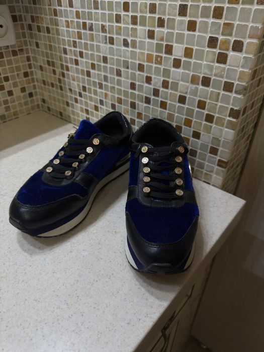 Жіночі кросівки Guess