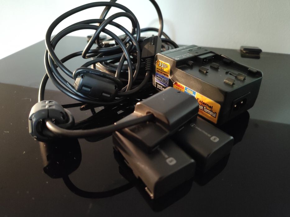 Sony Cyber-shot DSC-F505v | Lente Carl Zeiss | Ícone Retro