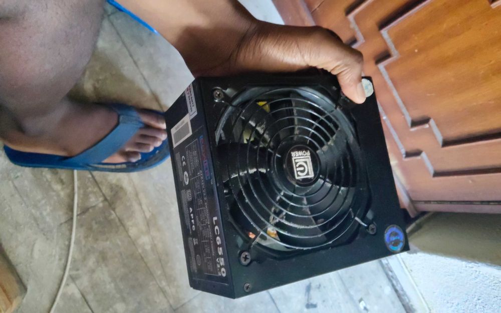 Asus prime b350-plus + Fonte de alimentação 550w + Nvidia gt 720 + CPU Ryzen 5 5600gb e SsD 256gb