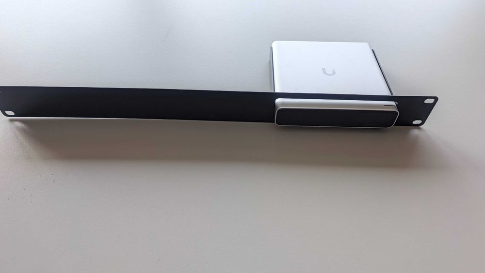 UniFi CloudKey+ UCK-G2-PLUS 1TB