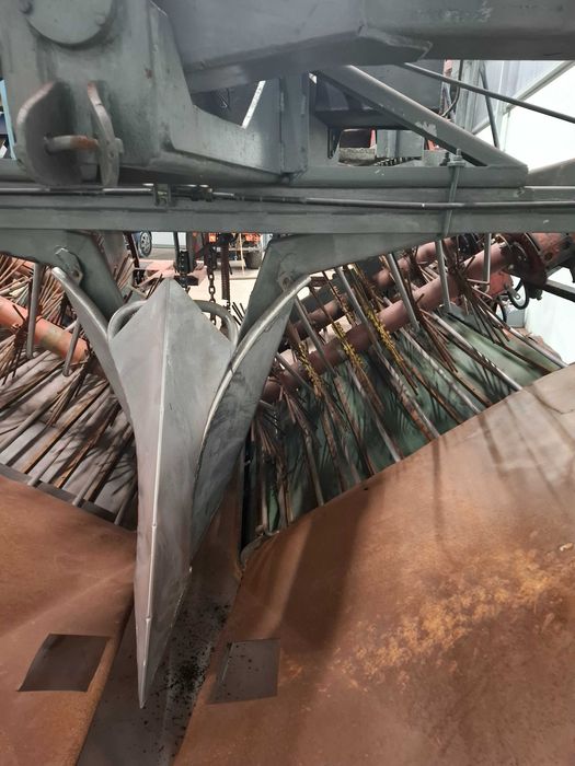 Kombajn do porzeczki KPS 3 całorzędowy