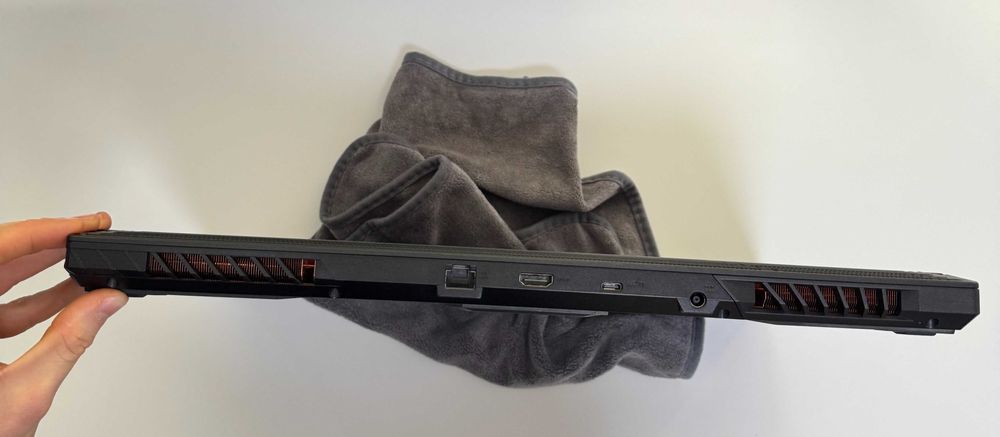 ASUS ROG Strix G731GW RTX 2070 | i7-9750H | 17,3 | 16 GB RAM | 512 GB