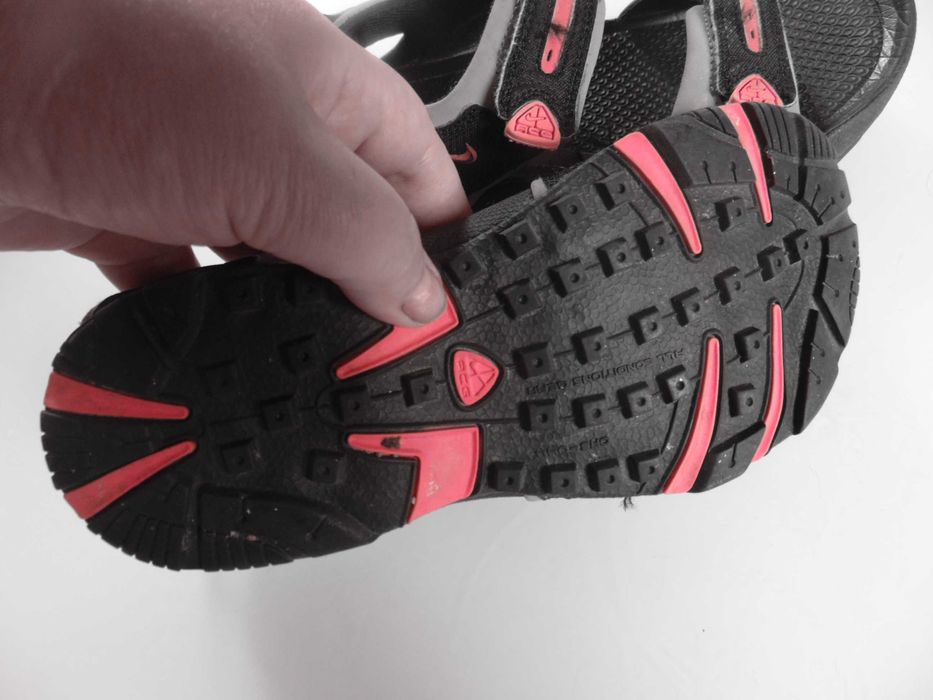 nike ACG roz uk2,5 eur 35,5 swietne