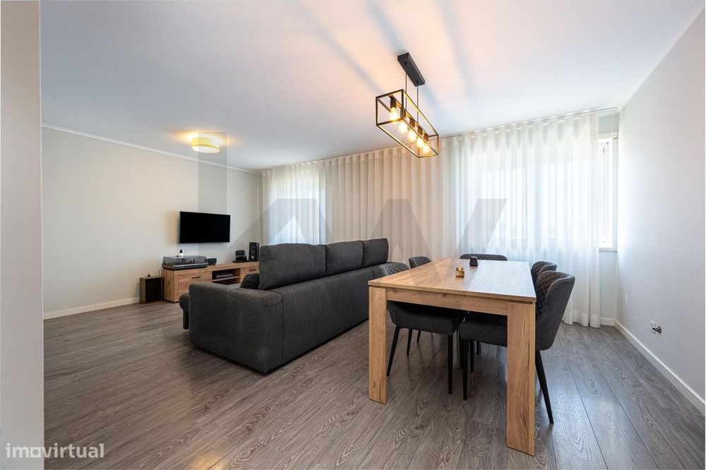 Apartamento T3 Duplex com 2 Lugares de Garagem e Arrecadação | Santa C