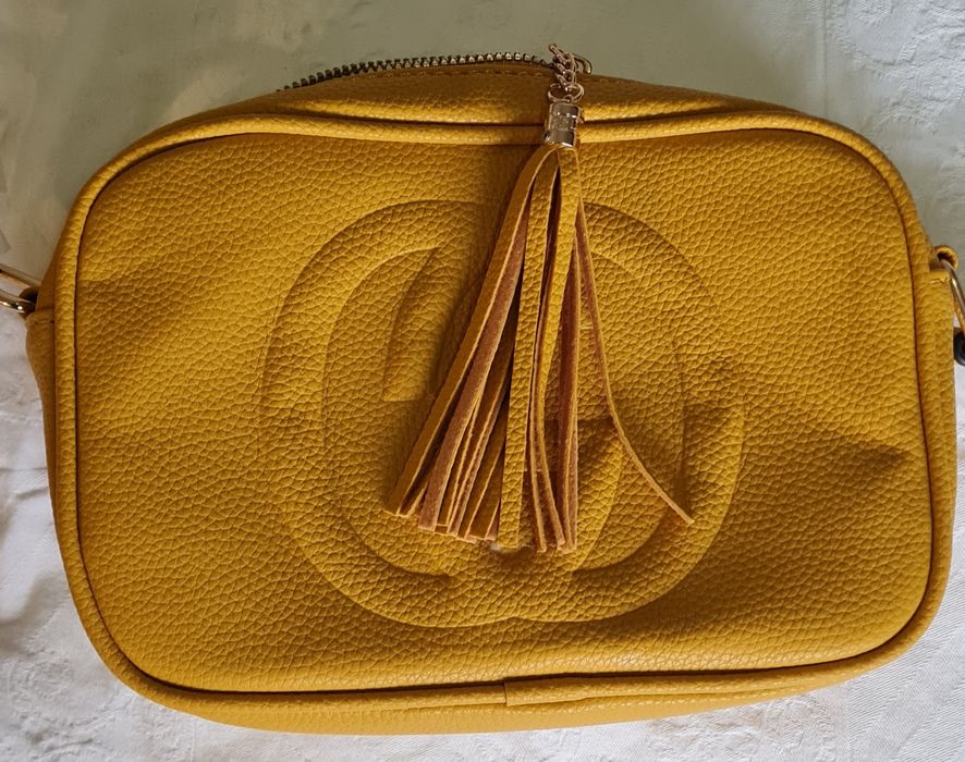 Bolsa de senhora em pele amarela NOVA (sem uso)