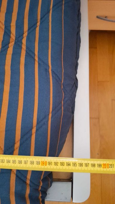 Cama de Solteiro Moderna 100x200 cm – Excelente Estado