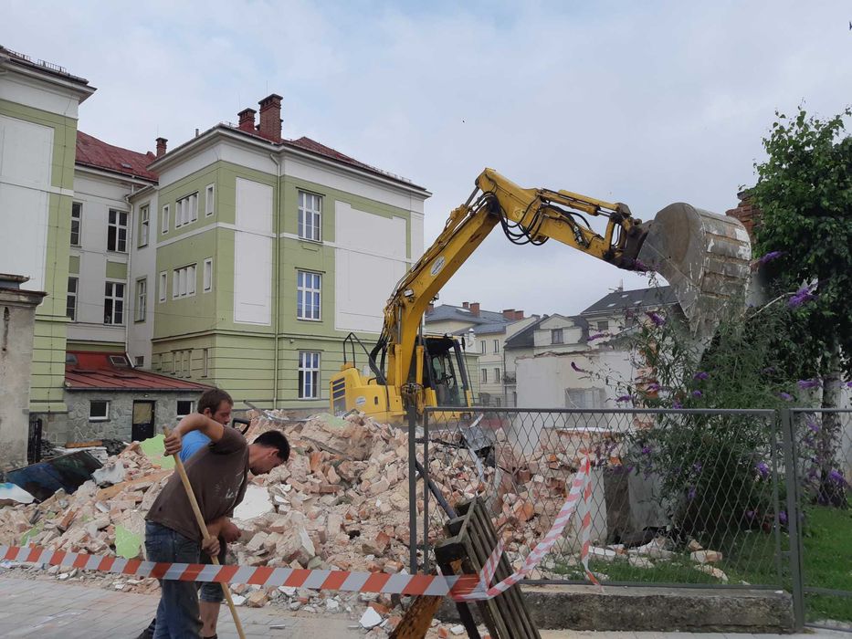 rozbiorki i wyburzeniowe, kruszywa koparka transport