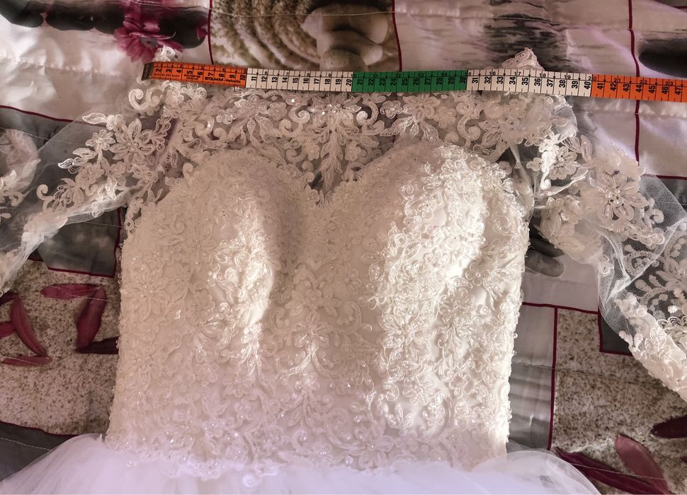 Сукня весільна, плаття