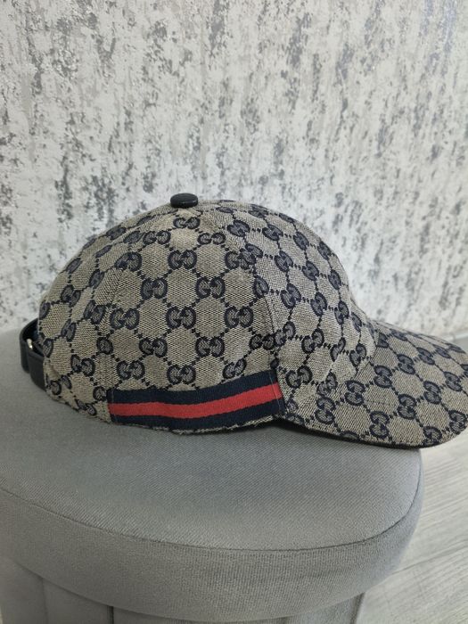 Кепка  GUCCI   .