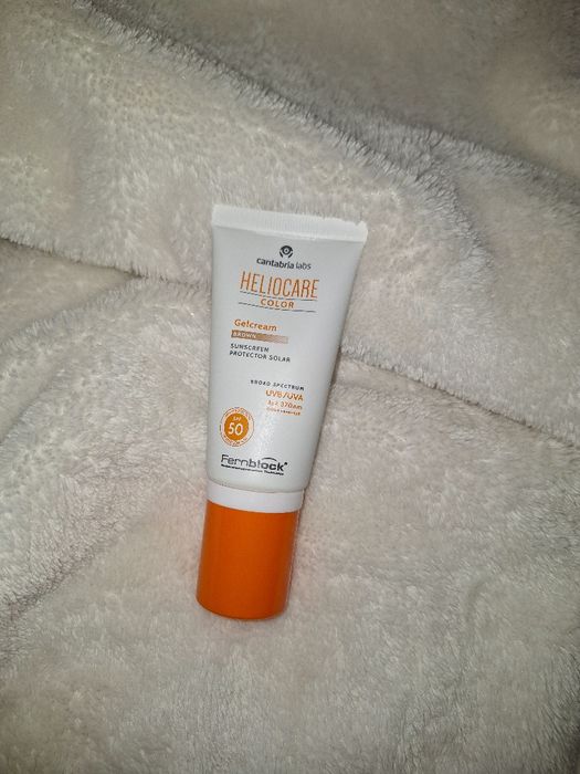 Cantabria Labs  heliocare color Brown krem do opalania spf 50