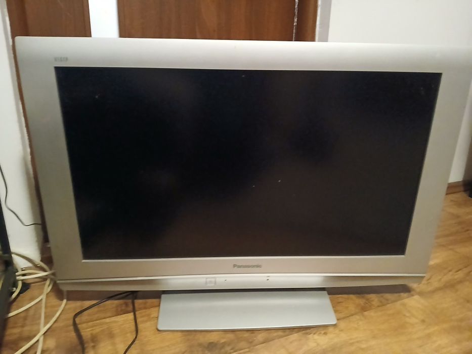 Telewizor Panasonic Viera 32 " plus dekoder