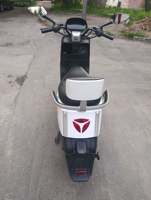 Мопед Yadea E8S — Обслужений! ТО у квітні 2026 + повний комплект (шолом, чохол, камера, зарядне)