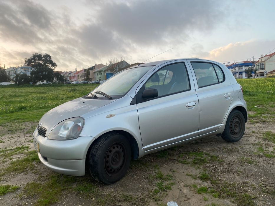 Toyota Yaris - económico e fiável