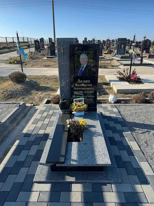 Виготовлення та установка пам'ятників під ключ