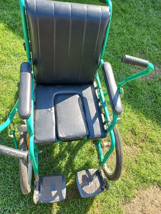 ПРОДАЄТЬСЯ візок інвалідний , посилений, майже новий,гальма,