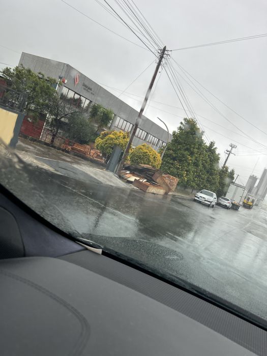 Pavilhao industrial com 1700 m2