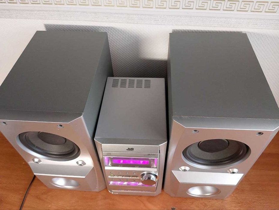 Продам мощный музыкальный центр  JVC
