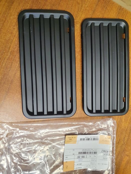 BMW E30 Zaślepki Halogenów Wąska Lampa Przedlift 1.906287 Części BMA