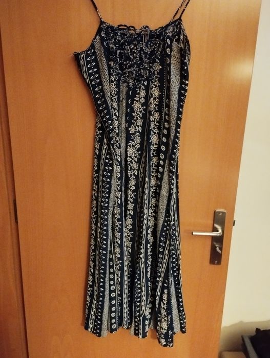 Vestido comprido azul e branco