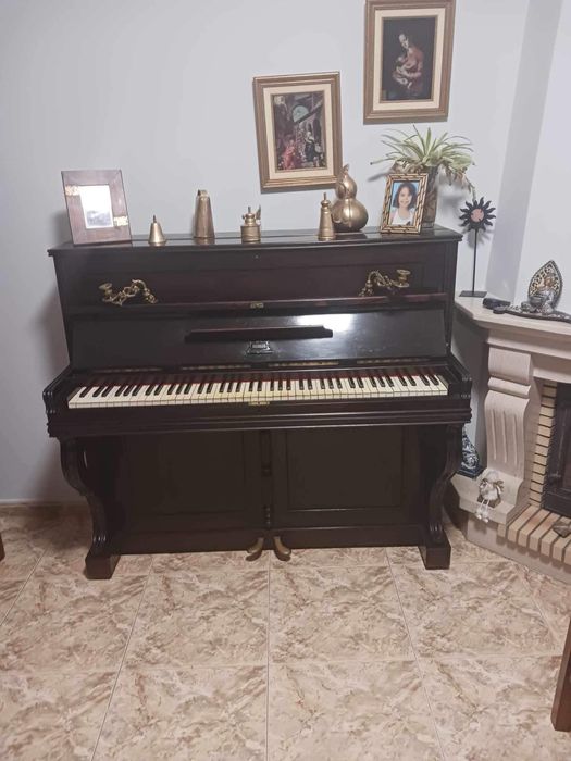 Piano básico antigo64738548969730122