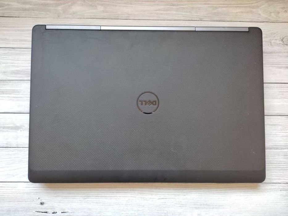Dell Precision 7710 17.3" FHD i7-6820HQ/16GB/250GB/Nvidia M3000M 4GB
