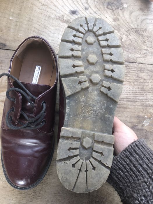 Sapato bordô 38 (pull&bear)