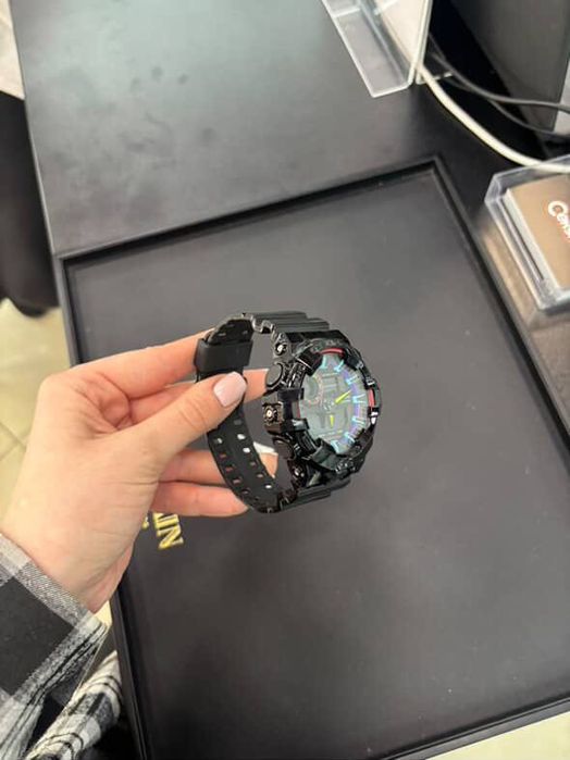 Часы Casio G-SHOCK GA-700RGB-1AER