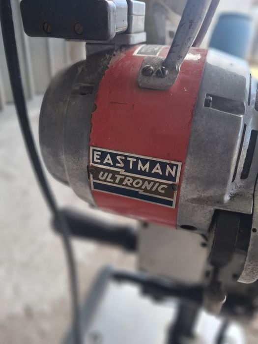 Maquina de corte de tecido