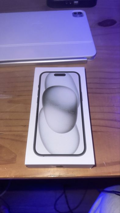 Apple iPhone 15 (128 GB) - preto