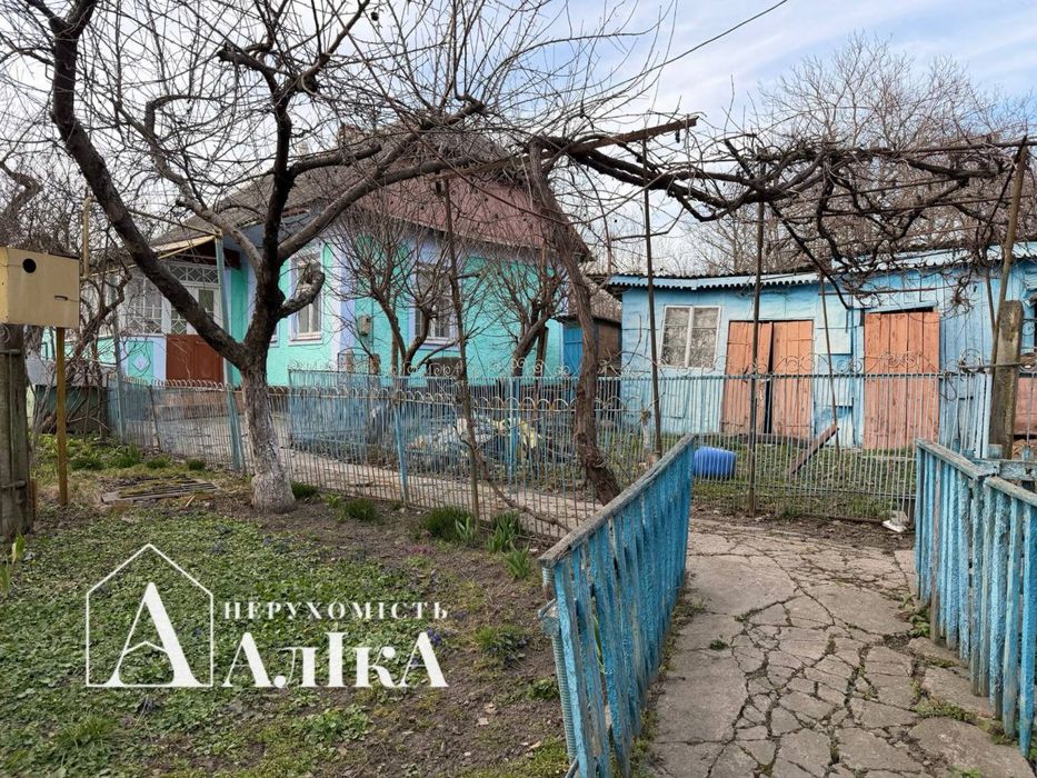Продам невеликий будинок