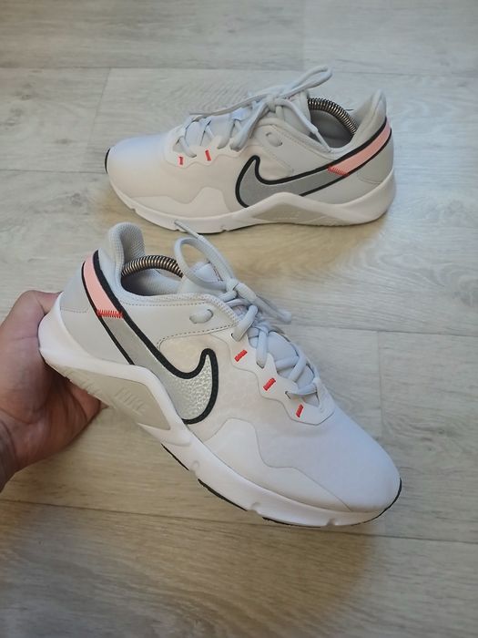 Кроссовки женские Nike Legend Essential  2 Оригинал.