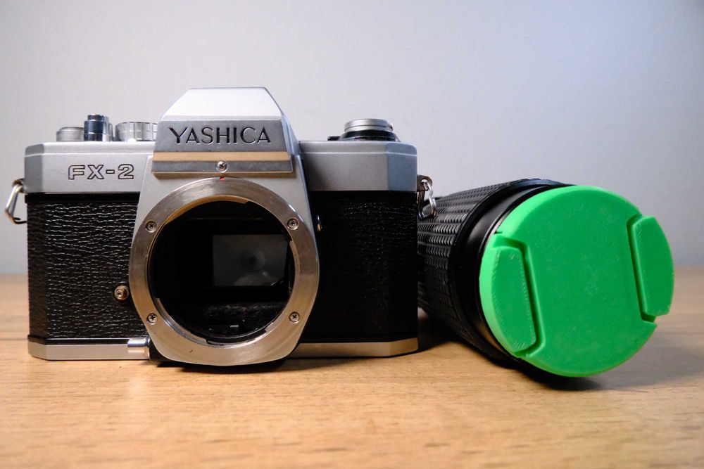 Aparat Yashica FX-2 z obiektywem Super Paragon PMC II Auto Tele Zoom Gliwice Wojska Polskiego