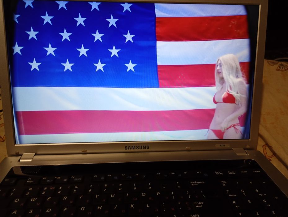 Ноутбук Samsung 17 "новый ssd 120/8gb Windows 11pro в идеальном состоя