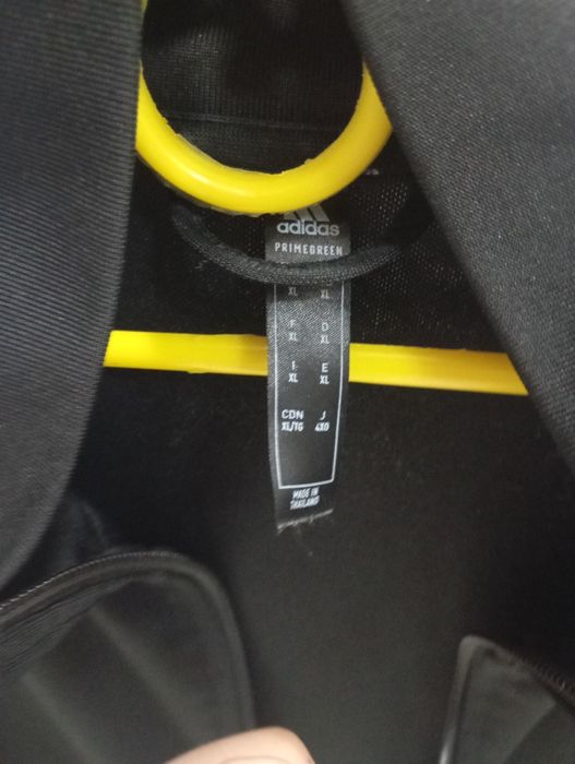 Продам кофту Адідас не ношена оригінал