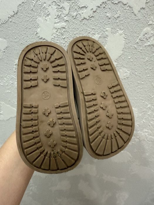 Туфельки для дівчинки