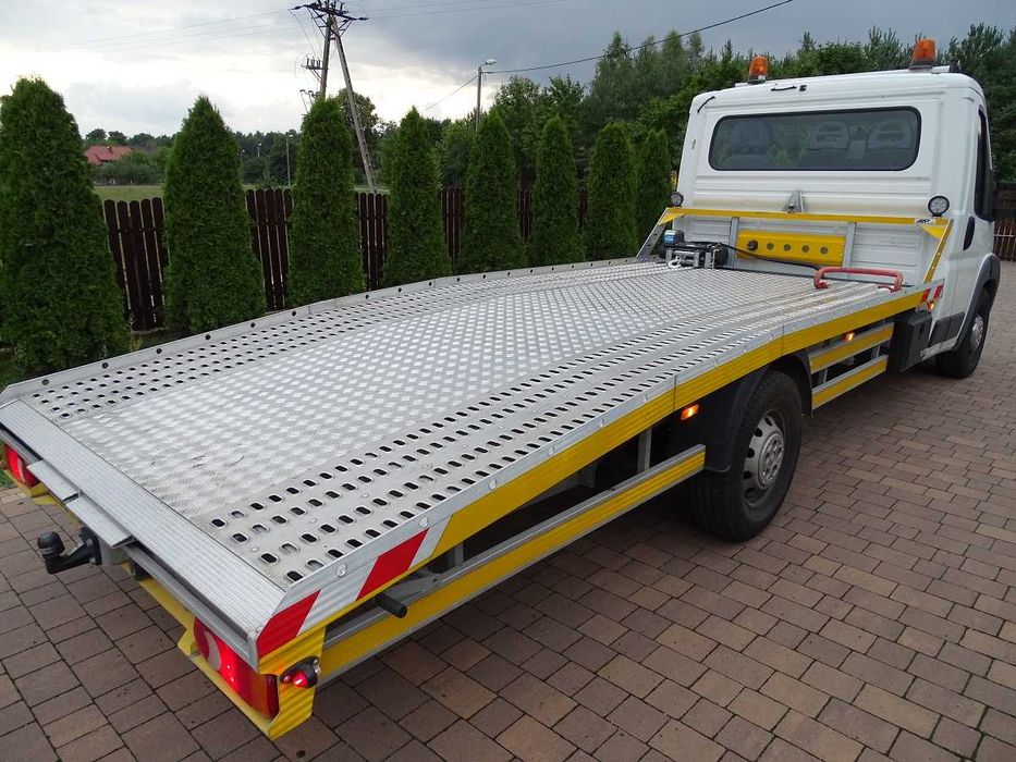 Wypożyczalnia  Autolawet Samochodów  Lawety Wynajem Busów winda