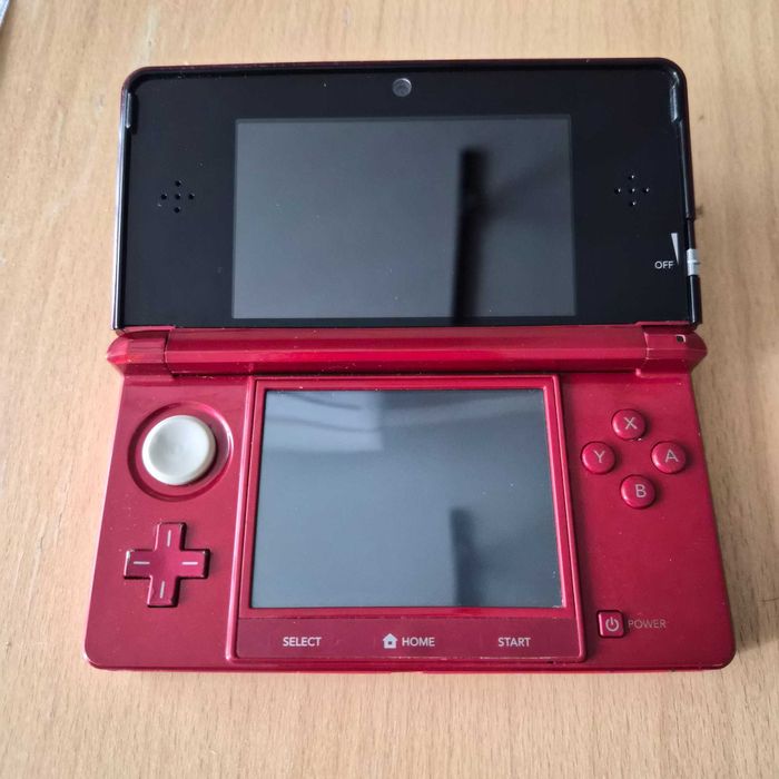 Nintendo 3DS Metallic Red