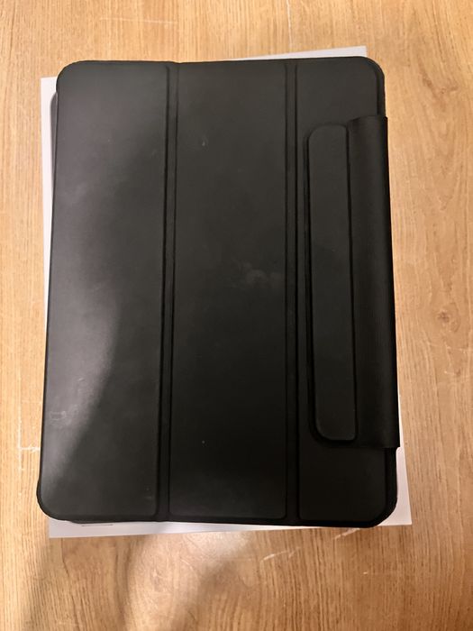 Zestaw iPad air 4 Pękniety