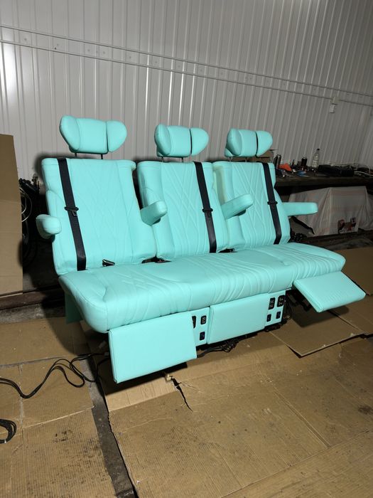Диван реклайнер в мікроавтобус Sprinter Crafter Master сидіння vip