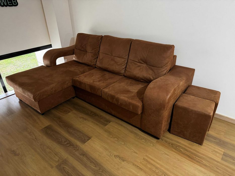 Sofá chaise longue Terracota + 2 puffs