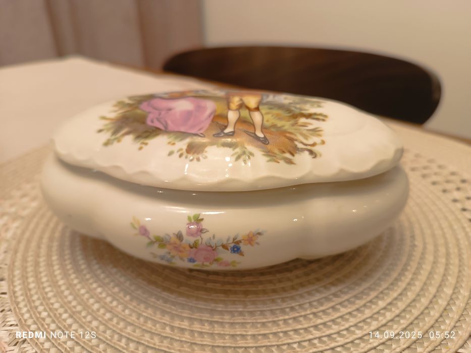 Szkatułka ceramiczna na biżuterię