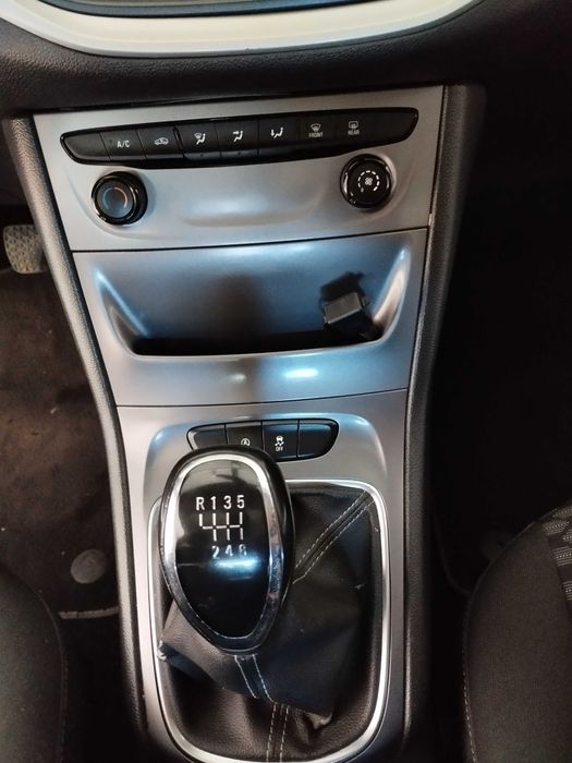 Opel Astra K ano 2018