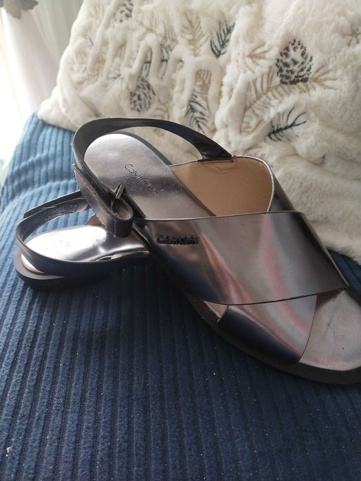 Ekskluzywne piękne srebrne sandały Calvin Klein r.37